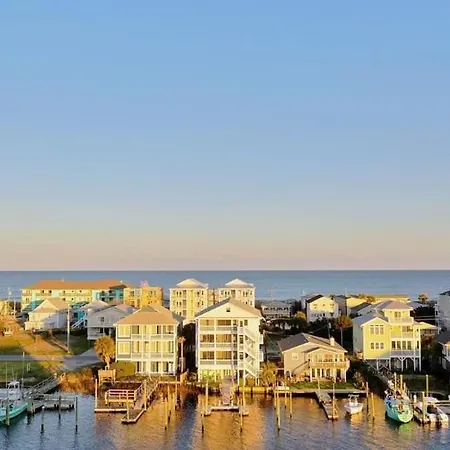 Stunning Harbor Views Boat Slip, 2 King Bedrooms,